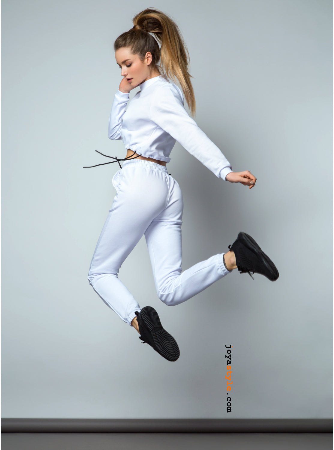 Jogger Light Belly White Athlete Women's Tracksuit Set